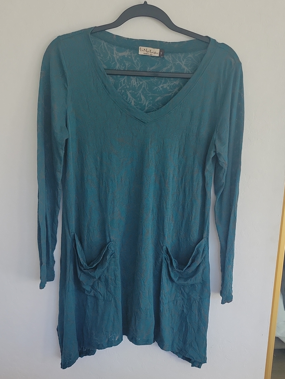 Chalet et Ceci Teal Long-Sleeve V-Neck Tunic Top with Front Pockets